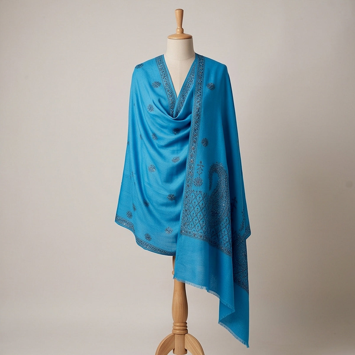 Turquoise Blue Handmade Embroidered Pure Wool stall - Lubi Noir