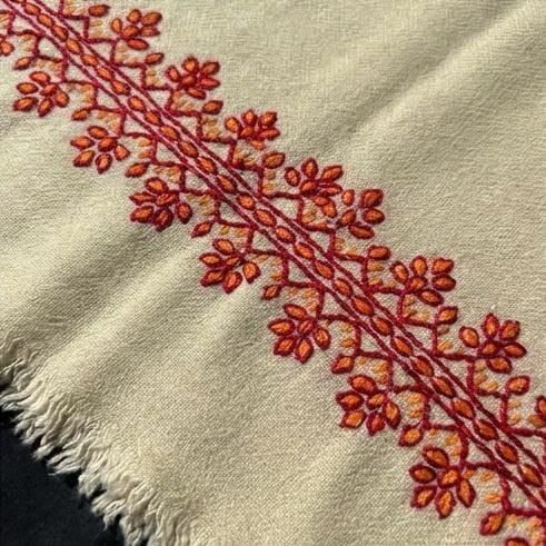Rang-e-Swat Cream Embroidered Shawl - Lubi Noir