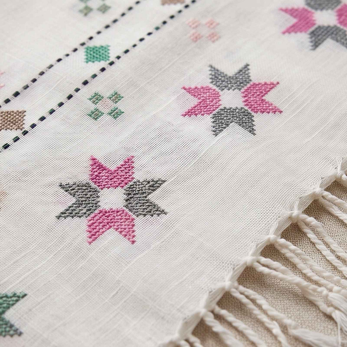 Hand embroided pure wool shwal- off white